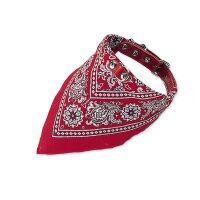 Halsband mit Tuch